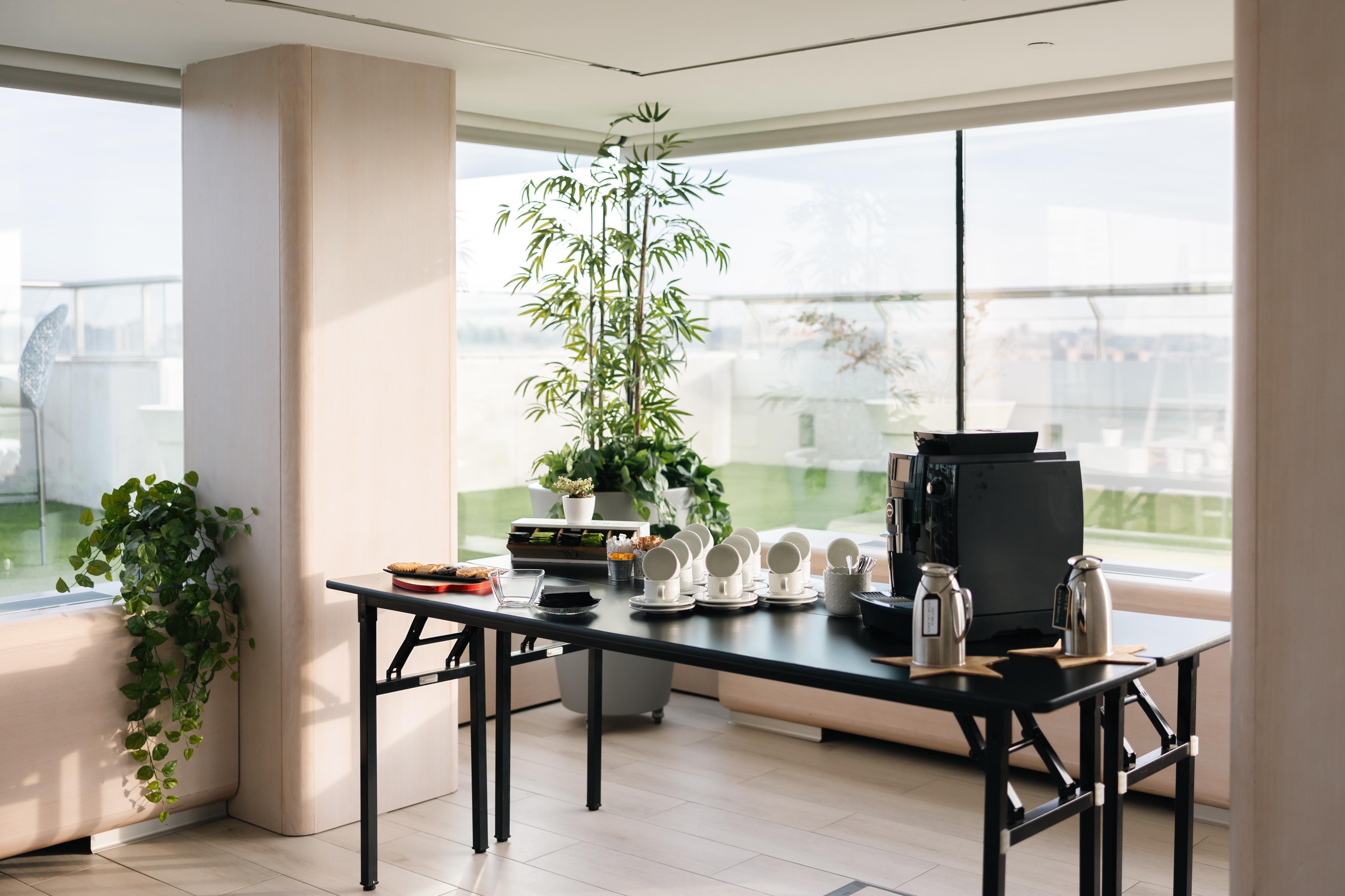 Voco Madrid Retiro By Ihg Hotel Екстериор снимка