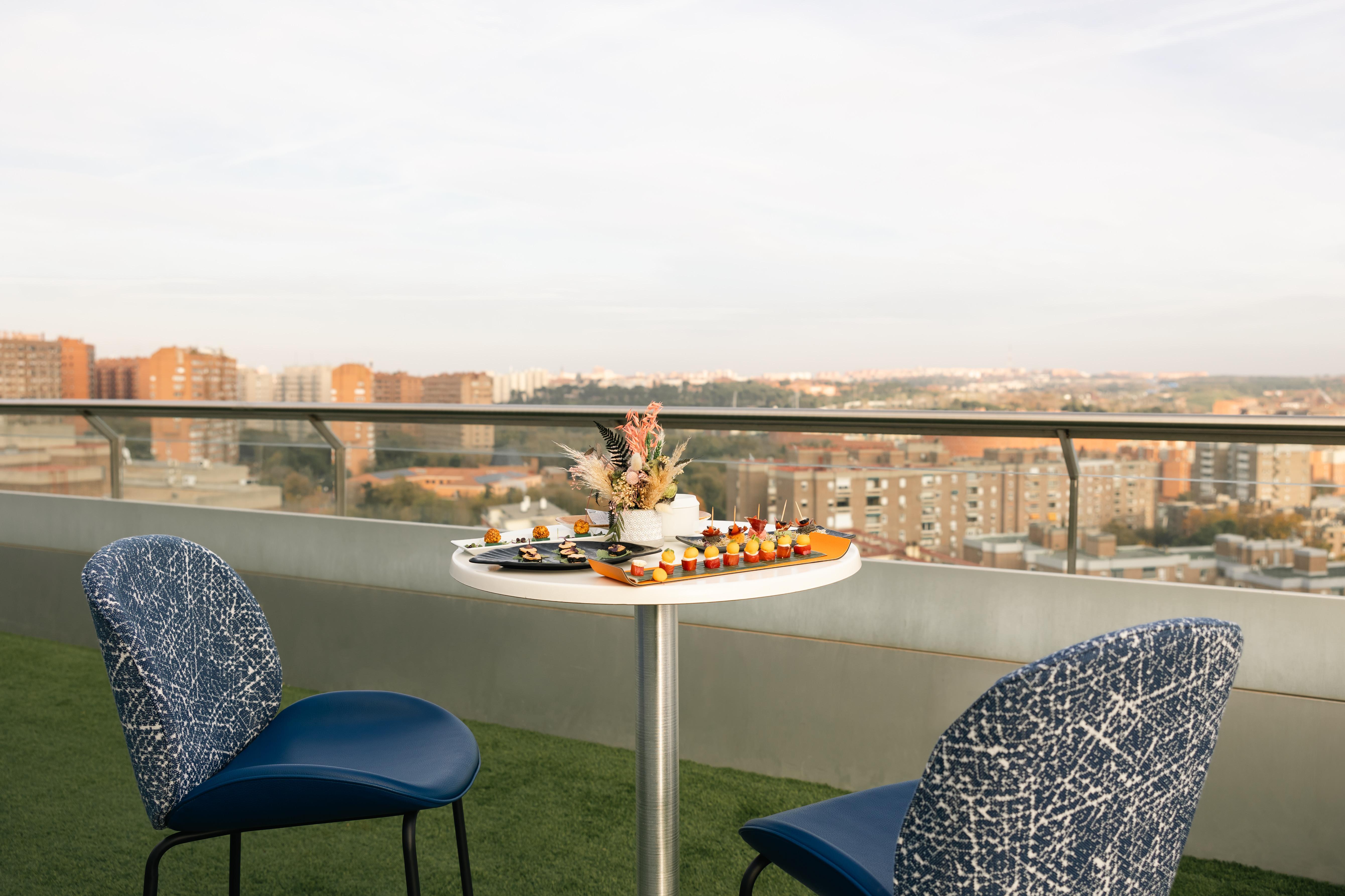 Voco Madrid Retiro By Ihg Hotel Екстериор снимка