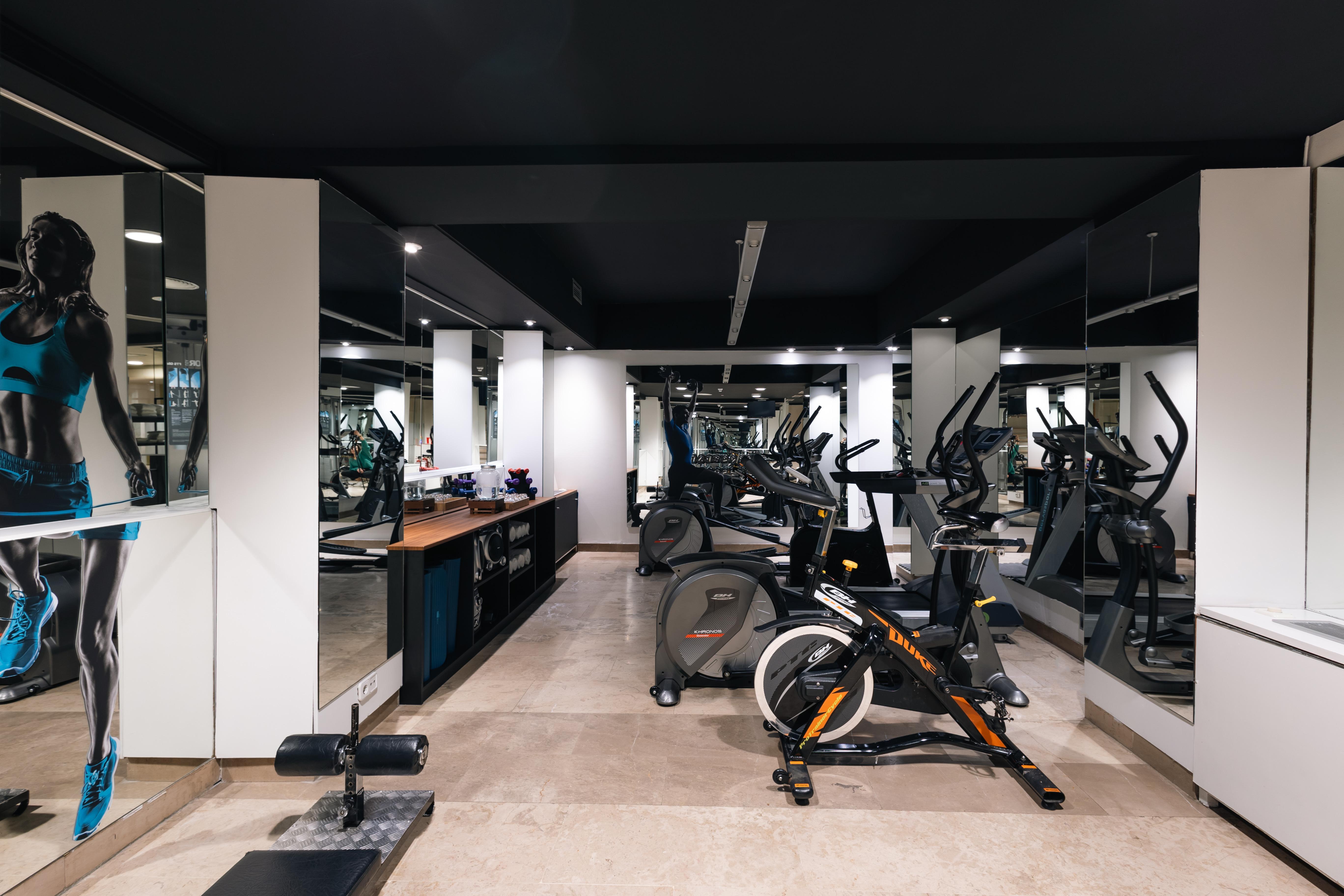 Voco Madrid Retiro By Ihg Hotel Екстериор снимка