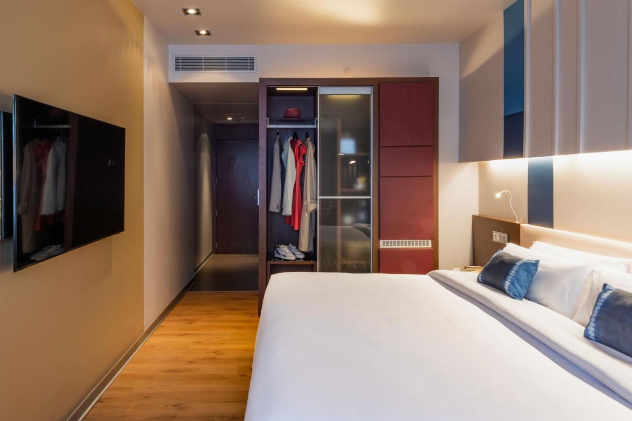 Voco Madrid Retiro By Ihg Hotel Екстериор снимка