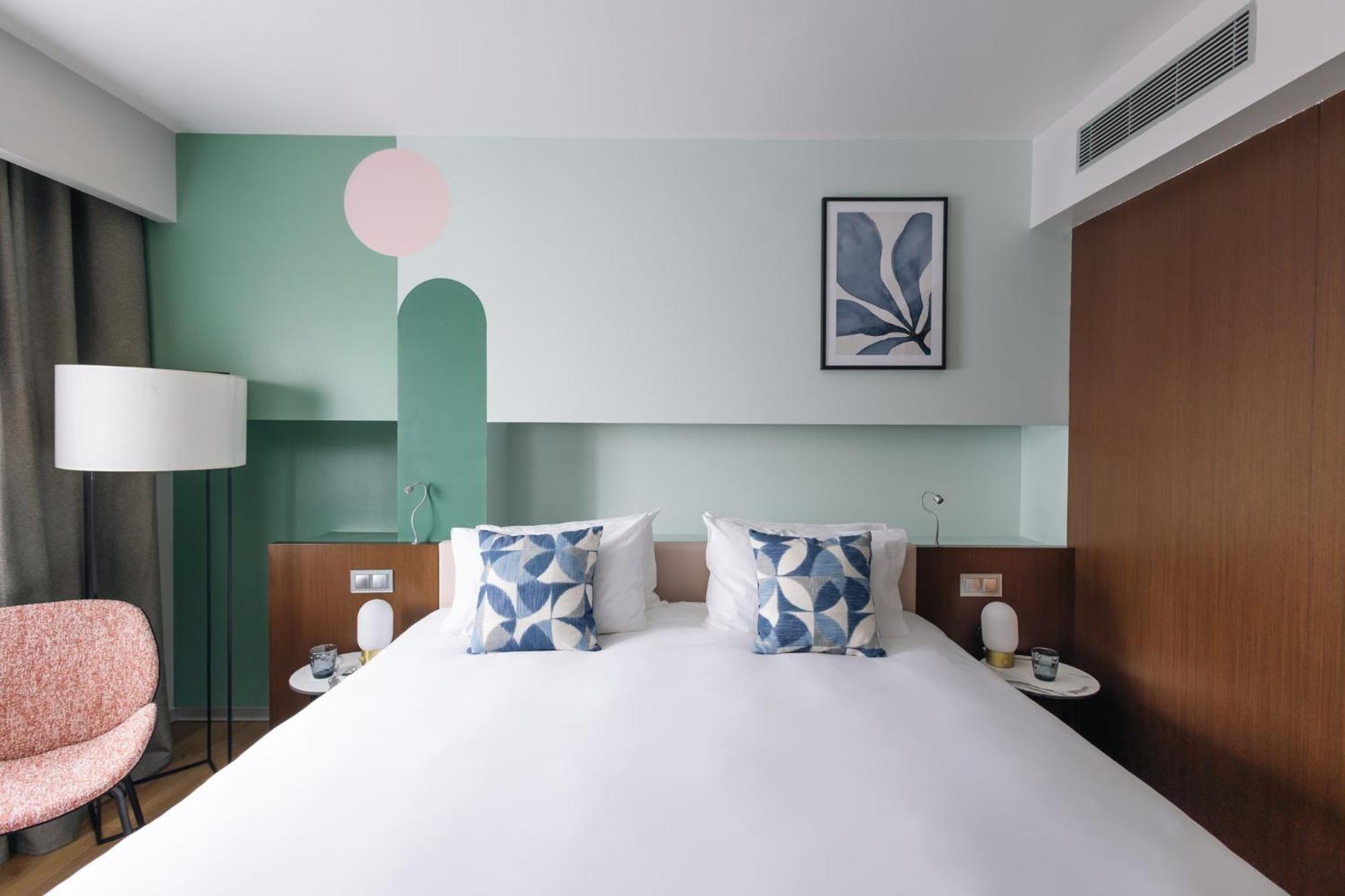 Voco Madrid Retiro By Ihg Hotel Екстериор снимка