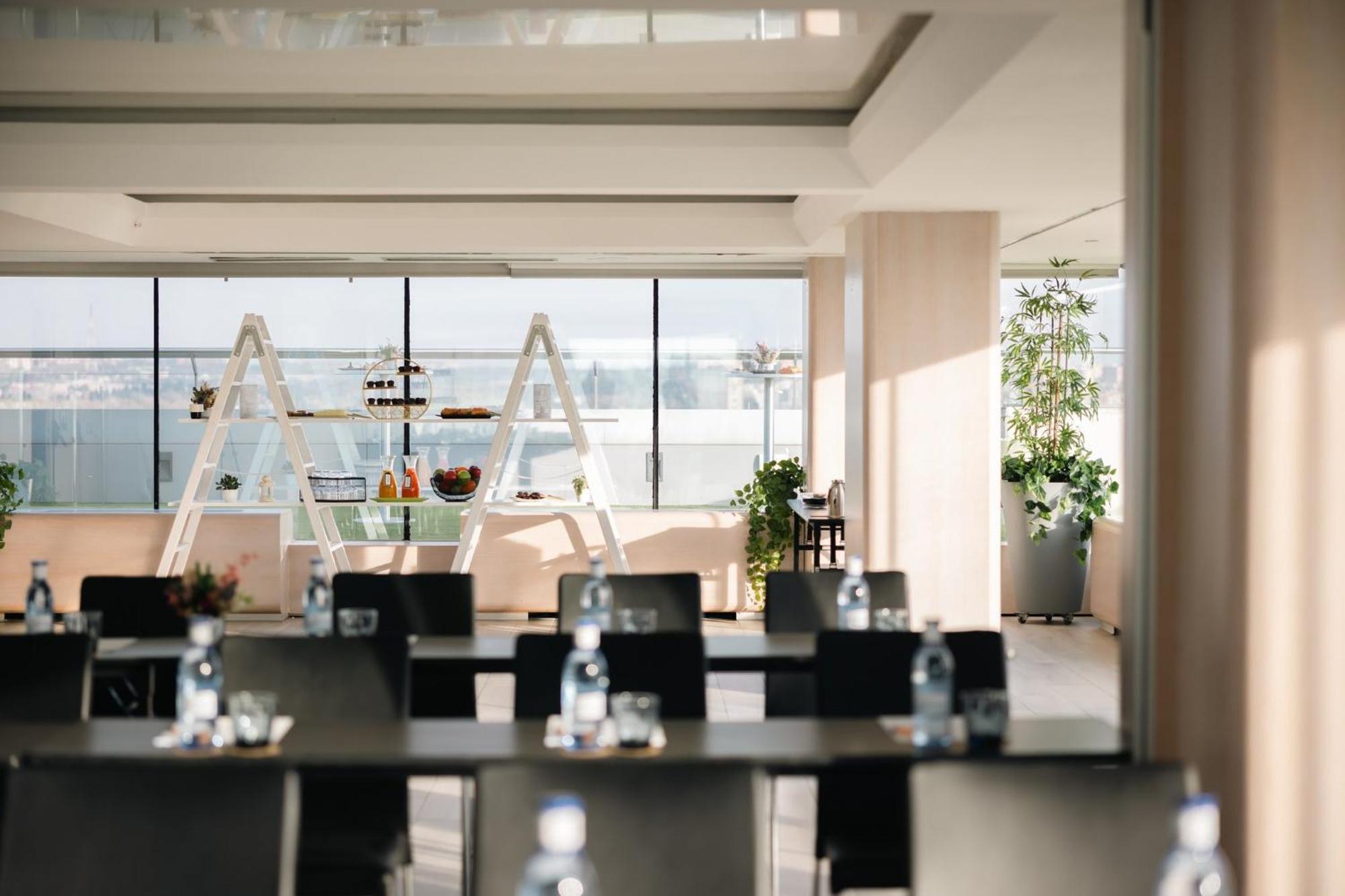 Voco Madrid Retiro By Ihg Hotel Екстериор снимка